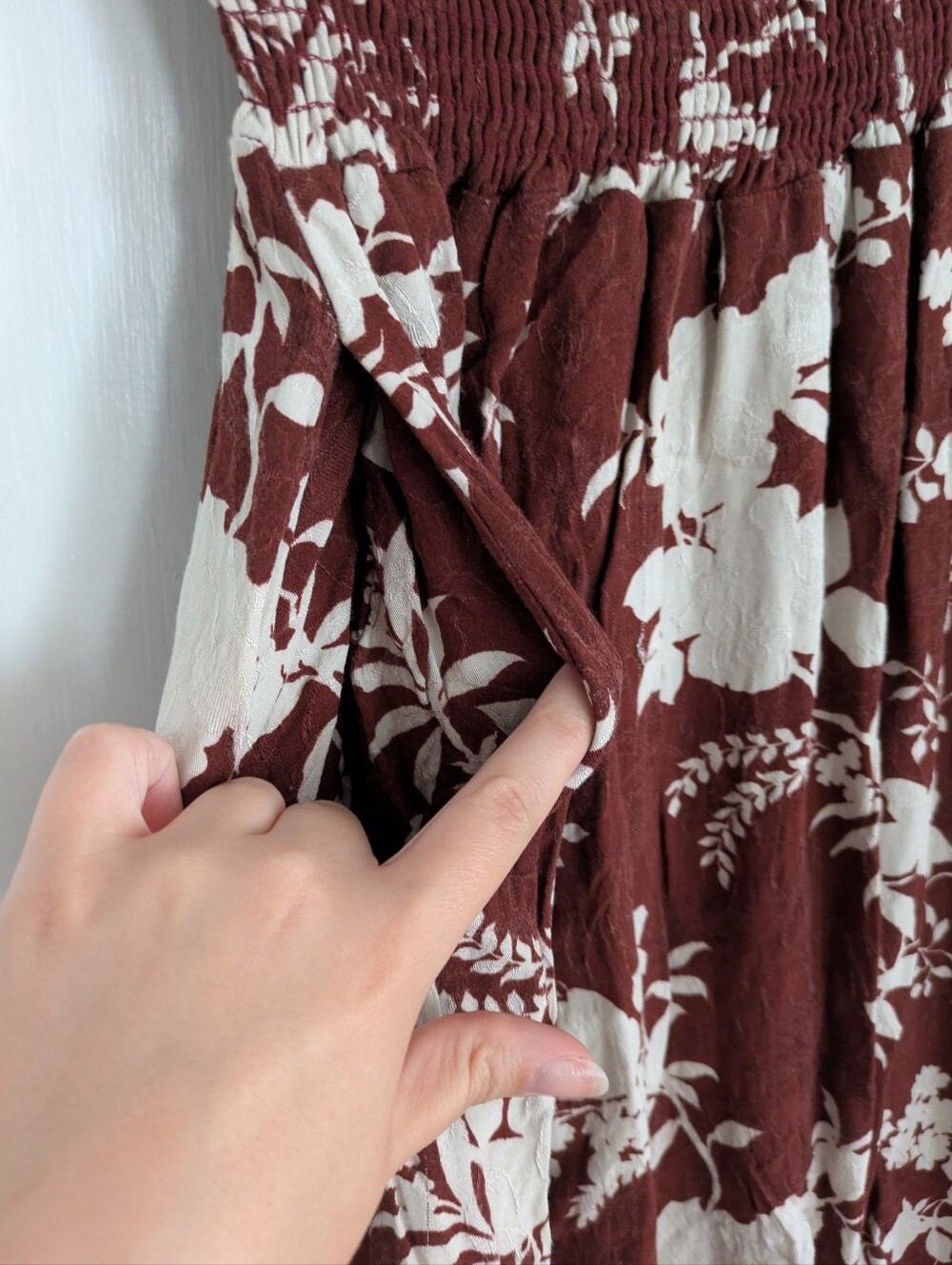 Sozy Mia Midi Skirt Burgundy Cream Floral Pattern Smocked Waist Pockets - Picture 5 of 13